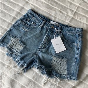 Distressed Boyfriend Denim Shorts - Light Wash